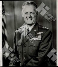 1966 Press Photo Lt Gen Thomas S Moorman Portrait in USAF Uniform picture