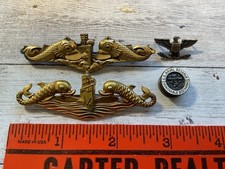 ORIGINAL WWII USN SUBMARINE OFFICER DOLPHINS BADGE ETC LOT picture