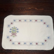 4 VTG Cottage Country Grandma Core Embroidered Placemats Read Description picture