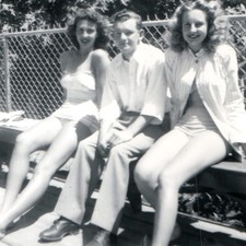 c1940s Swimsuit Women Barefoot Man Bench Snapshot Photo Summer Deckle Border 4