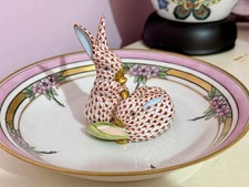 HEREND Figurine Bunny Rabbit Pair w/ Corn, Rust Fishnet 24K Gold Accents- Mint picture