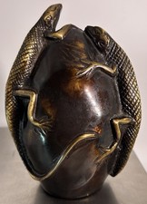 VTG Patina Sticking Lizard Heavy Brass Paperweight Chameleon Retro Décor Signed picture