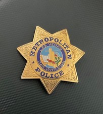 Metropolitan Police Lapel Pin - VINTAGE picture