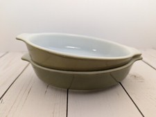 Vintage Pyrex Tableware  Oval Au Gratin Dish Set/2 #700 10oz Avocado Green picture