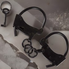 Hand-Forged Dungeon Heavy Shackles Black Steel Hing Latches Handcuffs Restraints picture
