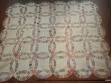 Antique 1930’s/40’s Double Wedding Ring Quilt Hand Calico Scalloped Edge 60x72  picture