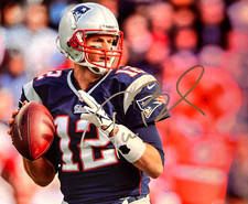 TOM BRADY (NFL: Patriots) Signed 8x10