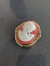 Vintage Estée Lauder Oval Cameo Portrait Metal Pill Box Gold Tone  -X37 picture