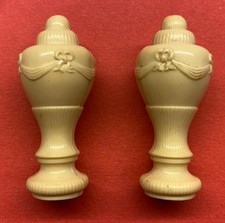 VINTAGE PAIR OF MATCHING PLASTIC LAMP FINIALS (LOT OF 2) picture