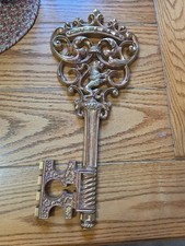 vintage Syroco gold skeleton key wall plaque featuring a standing lion motif... picture