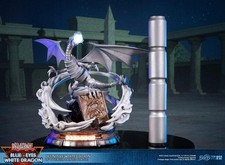 Yugioh First 4 Figures Blue Eyes White Dragon Definitive White Edition picture