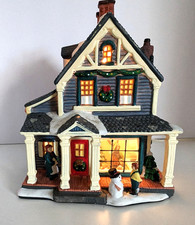 Santa’s Workbench Briar Hill Manor Illuminated Interior Vew Series  Village 2000 picture