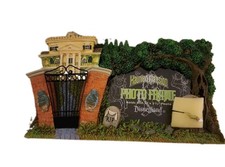Vintage Disneyland Haunted Mansion Photo Frame Gate Graveyard New In Box 5x3 1/2 picture