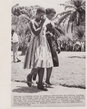 1961 Press Photo Mrs. Patrice Lumumba crying after Husband's Death Stanleyville picture