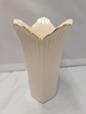 Lenox Meridian Vase  Ribbed Pentagon Base W/ 24K Gold Trim Fluted Rim 7.5” Read picture