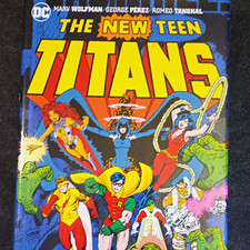DC The New Teen Titans Omnibus Vol. 1 Hardcover - Marv Wolfman, Perez picture