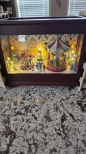 Mr. Christmas Heirloom Music Box  in Original Box Plays 70 Songs Animated Lights picture