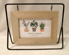 NWOT COMPOSITE WOOD PHOTO FRAME w/BLACK WROUGHT IRON HANGING STAND - 4