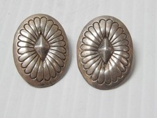 STRIKING VINTAGE NAVAJO INDIAN CONHO STERLING SILVER EARRINGS - NICE GIFT  picture