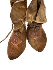 Antique Vintage Handmade Adult Native American Beaded Hide Moccasin Great Lakes picture