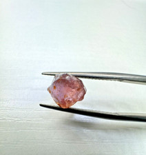 Sapphire *rare* dark pink clean faceting rough gemstone Tanzania 3.67 carats picture
