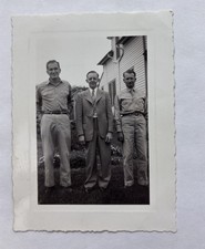 Vtg B&W Snapshot WWII 1945 Photo US Army Soldiers Military Men in Uniform picture