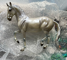 Breyer Traditional Model Horse Holiday Horse 2018 with Costume Celestine  picture