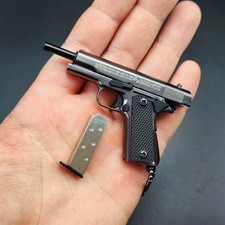 Metal 1:3 Colt 1911 Pistol Keychain Mini Gun Model Pendant Gun Keychain Cool picture