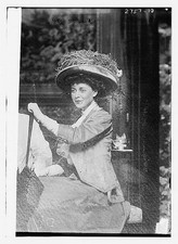 Photo:West Hampton NY Mrs Gertrude Sheldon Sands 1913 Auto Accident Widow picture