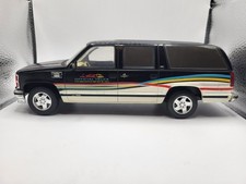 Brookfield Indianapolis 500 1993 Official Truck Chevrolet Suburban Bank 1:24  picture