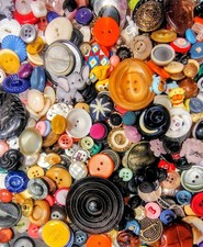 Colorful lot of 200 Buttons From A Poke Box Randomly Selected ⭐⭐⭐⭐⭐ picture