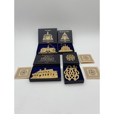 4pc Colonial Williamsburg Gold tone Ornaments 1988 1989 1990 Capitol Tavern picture