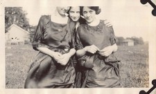 Three Women Arm in Arm 1920s Photo Buddies Satin Dress Windy Field Smile Cute picture