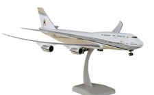 Brunei Government Boeing 747-8 V8-BKH 1/200 scale desk model NEW Hogan Wings picture