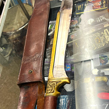 United Cutlery Indiana Jones Repro Dagger, Stainless Blade, Wood Handle picture