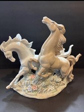 Ceramic Stallion Horse Statue, Figurine, Sculpture 14”x14” Beautiful, Quality picture