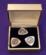 Vintage Marquette University 3 Pc Alumni Lapel Pin Tie Tack Set w/ Display Box picture