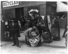 Photo:Mulberry St New York NY Italian Bread Peddlers c1900 Street Vendors picture