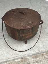 Griswold Cast Iron Bean Pot  #8 Bottom 3 Leg Cauldron W/ original Lid picture