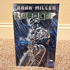 FRANK MILLER'S ROBOCOP #8 Avatar 2005 Platinum Foil Edition With COA picture