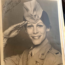 Jamie Lee Curtis Signed Photo - Autograph Not Authenticated picture