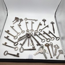 Lot of 34 Skeleton Keys Vintage Antique Steam Punk Jewelry Corbin Master Lock picture