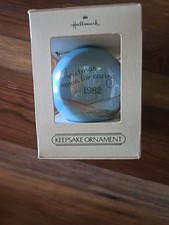 1982 Hallmark Christmas Keepsake Ornament New In The Box picture