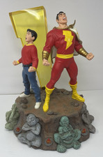 DC Direct Shazam Deluxe Sound and Light Up Statue 203/500 Diorama - Works picture