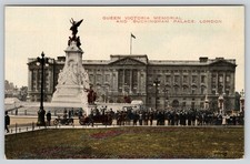 Queen Victoria Memorial Crowd Gathering London England Postcard picture