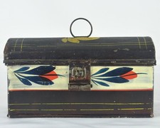 ANTIQUE 19TH C. TIN TOLE TOLEWARE DOMED BOX WITH RING HANDLE - HEIGHT 3 1/2