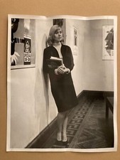 Portrait photo Lenora Foerstel beautiful anthropologist in Baltimore 1965 MICA picture