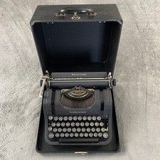 Antique 1940s Underwood Typewriter DeLuxe Leader Portable Manual Case Vintage picture