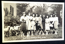 VTG 1945 PC GROUP OF YOUNG WOMEN FLOWER GARDEN IN AMORY MS Teich Archives MINT picture