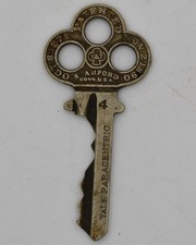 Yale Paracentric Key Y & T   Pat.  1878 Stamford Connecticut. picture